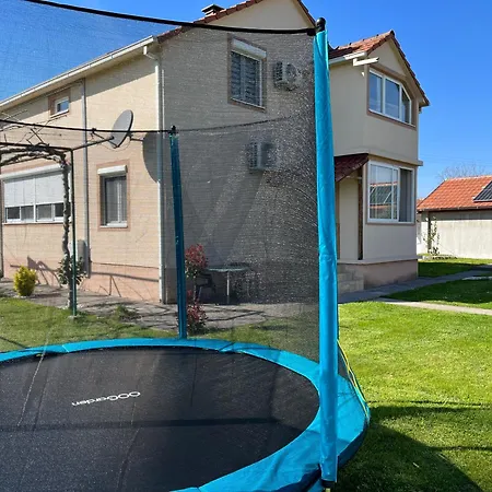 Helena Airport 公寓 *