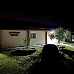 Helena Airport شقة