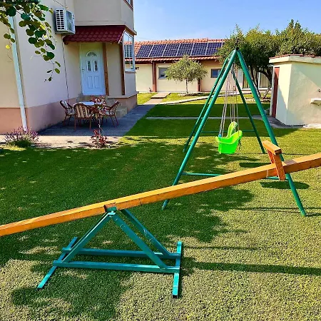 Apartment Helena Airport