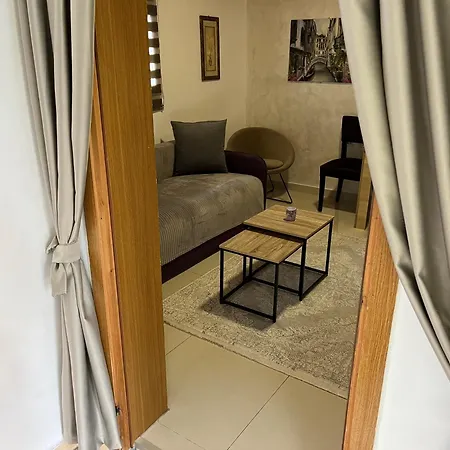 Helena Airport Apartment